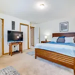 Pocono Lake Vacation Rental With Community Amenities