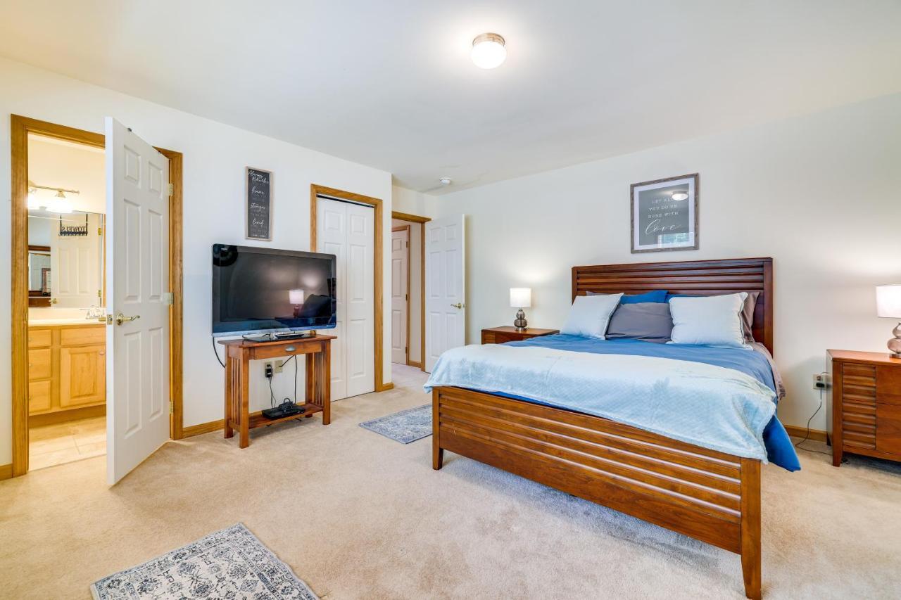 Pocono Vacation With Community Amenities * Pocono Lake