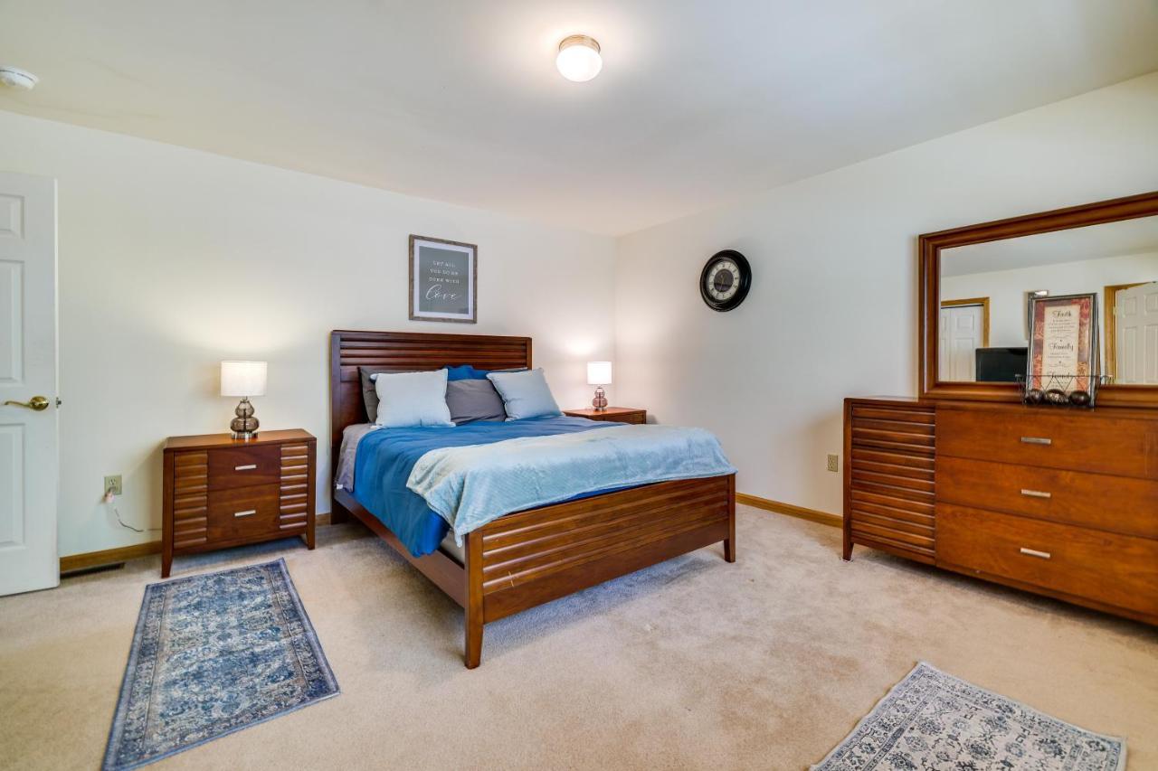 Holiday home Pocono Vacation With Community Amenities *