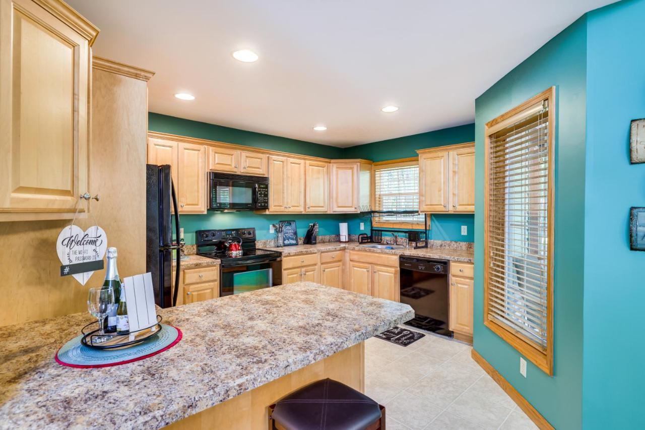 Pocono Vacation With Community Amenities * Pocono Lake