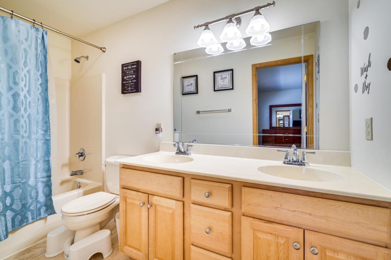 Pocono Vacation With Community Amenities * Pocono Lake