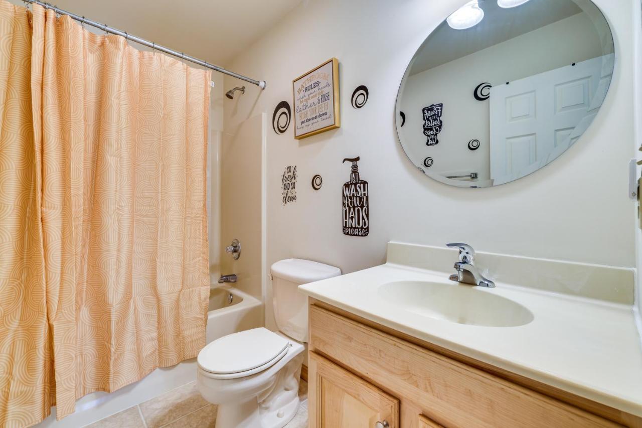 Pocono Vacation With Community Amenities * Pocono Lake