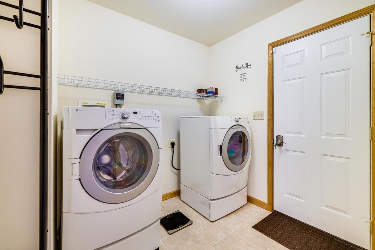 Pocono Vacation With Community Amenities * Pocono Lake