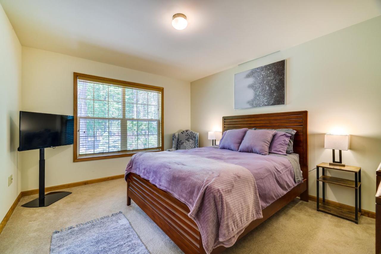 Holiday home Pocono Vacation With Community Amenities