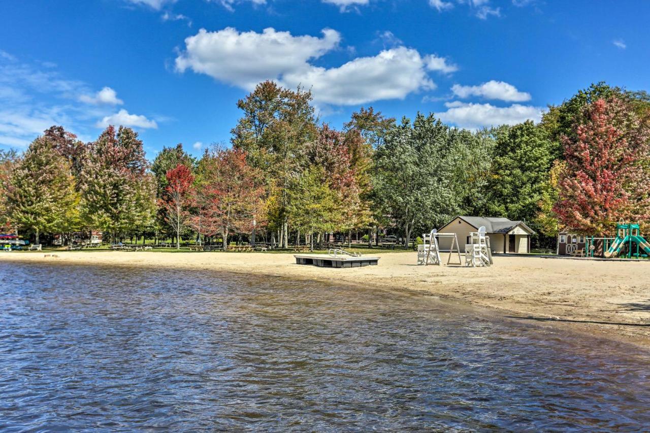 Pocono Vacation With Community Amenities
