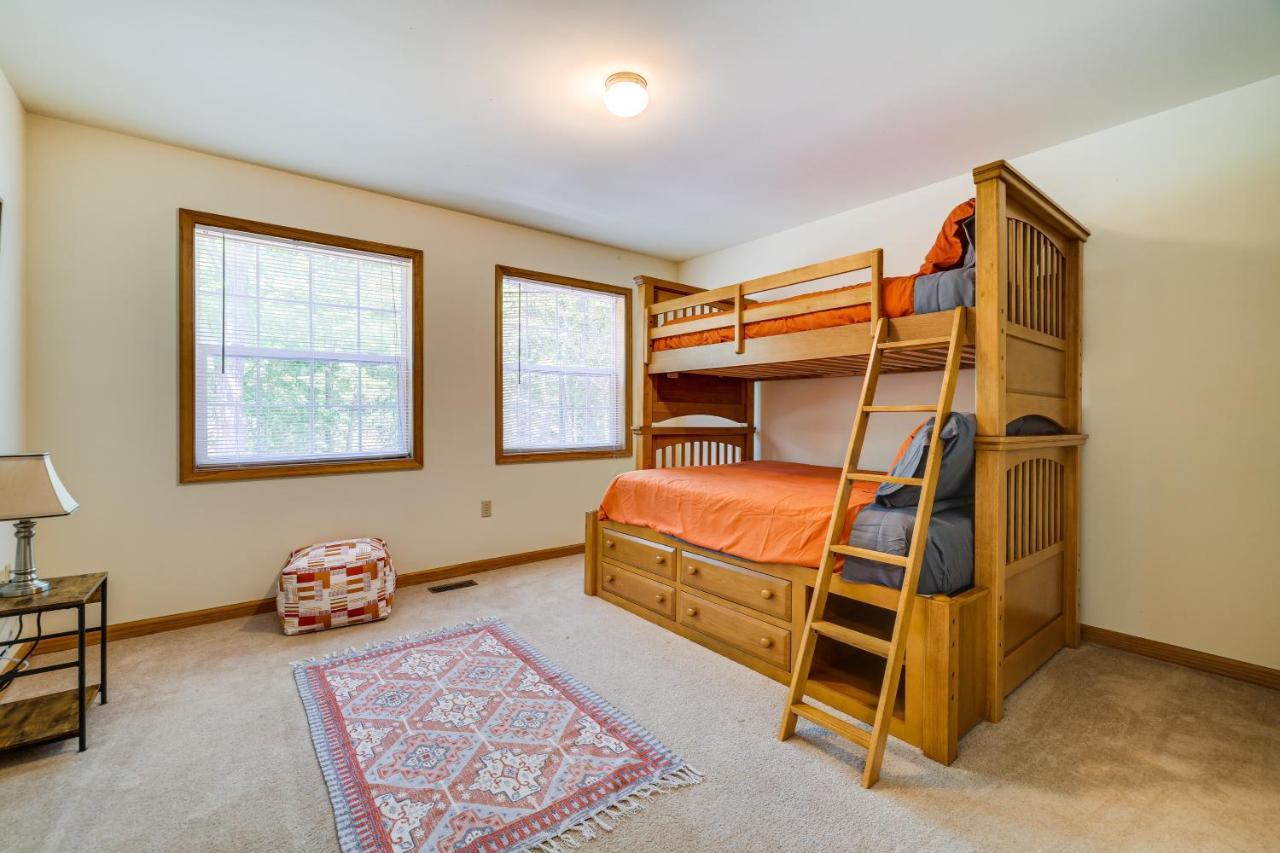 Pocono Vacation With Community Amenities *