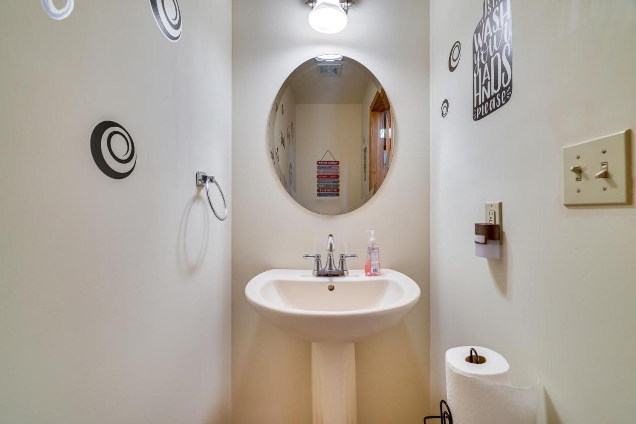 Holiday home Pocono Vacation With Community Amenities
