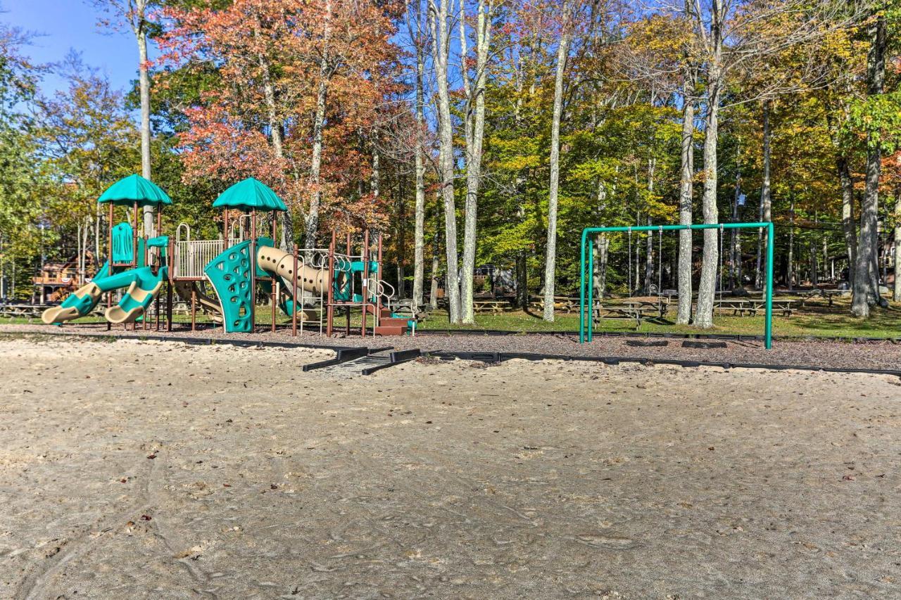 Holiday home Pocono Vacation With Community Amenities Pocono Lake