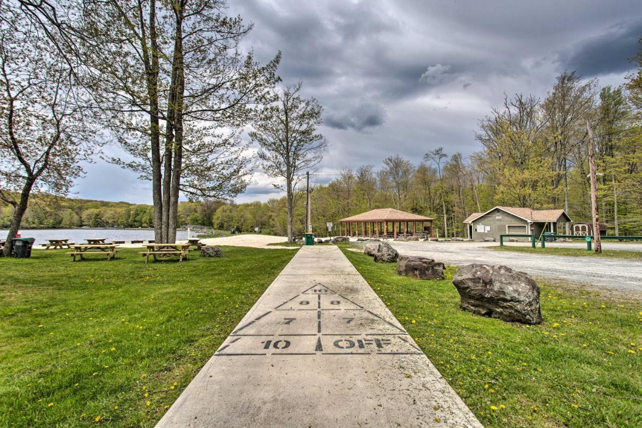 Pocono Vacation With Community Amenities *